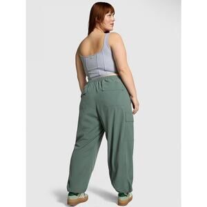 Victoria's Secret PINK Cargo Pants Women Size M Tech Stretch Relaxed Drawstring